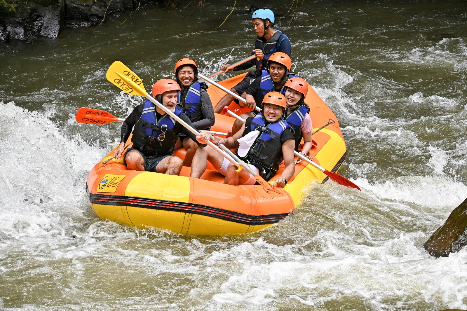 Water Rafting – Sharing Adult