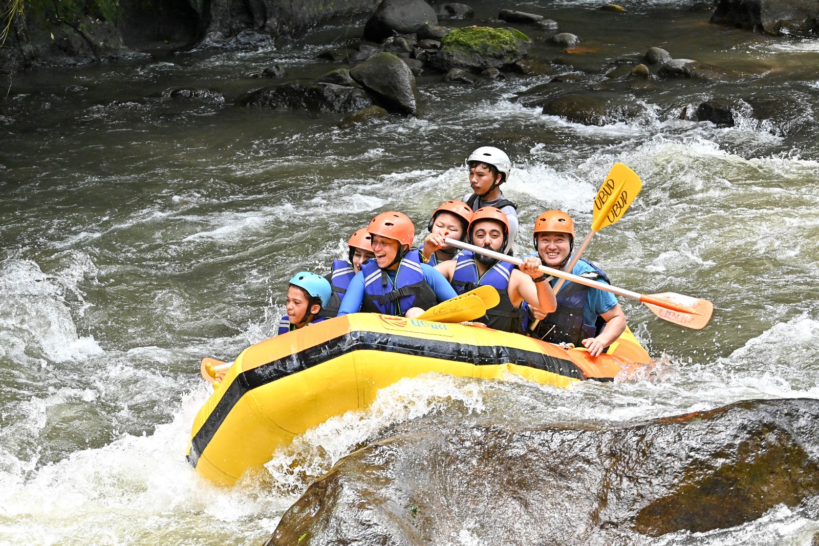 Water Rafting – Sharing Child