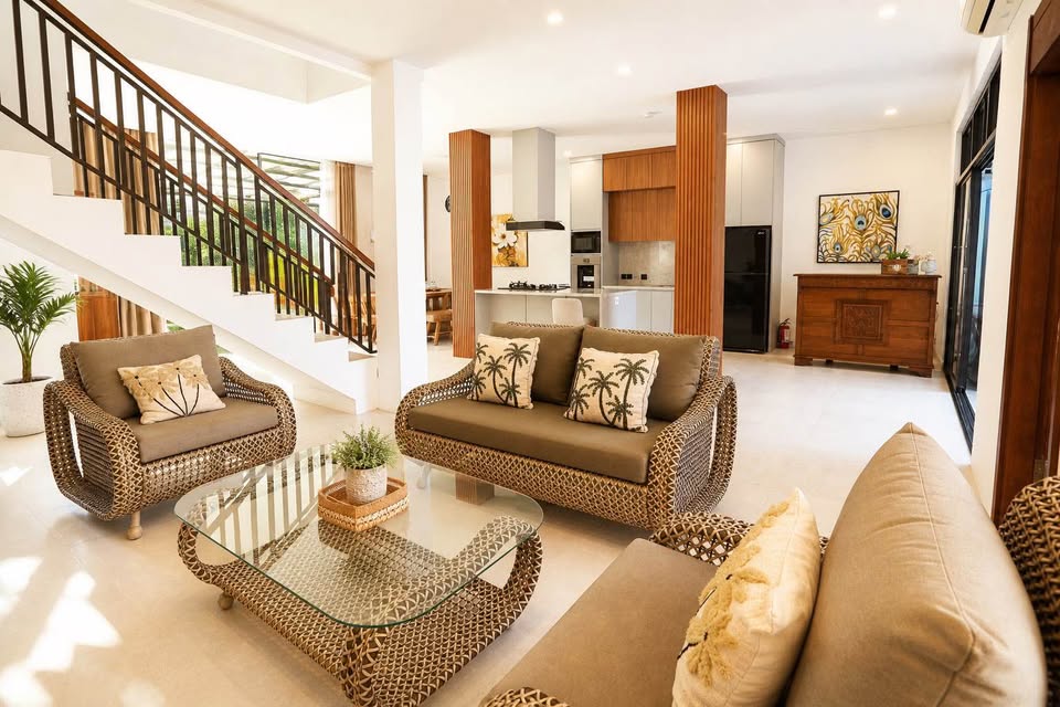 4-Bedroom Villa for Sale or Annual Rent in Kerobokan with Spacious Rooftop