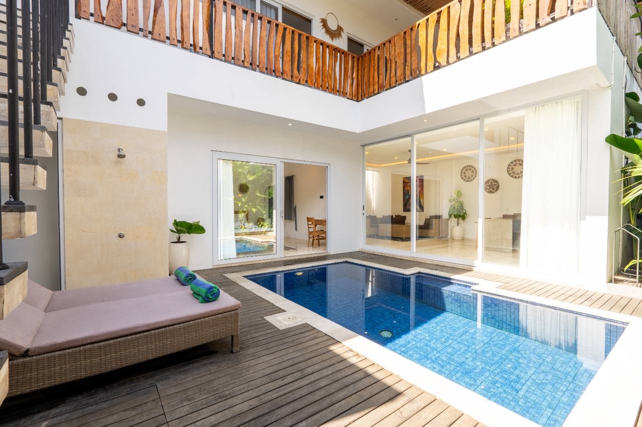 3-Bedroom Fully Furnished Villa with Private Pool for Rent in Tumbak Bayuh