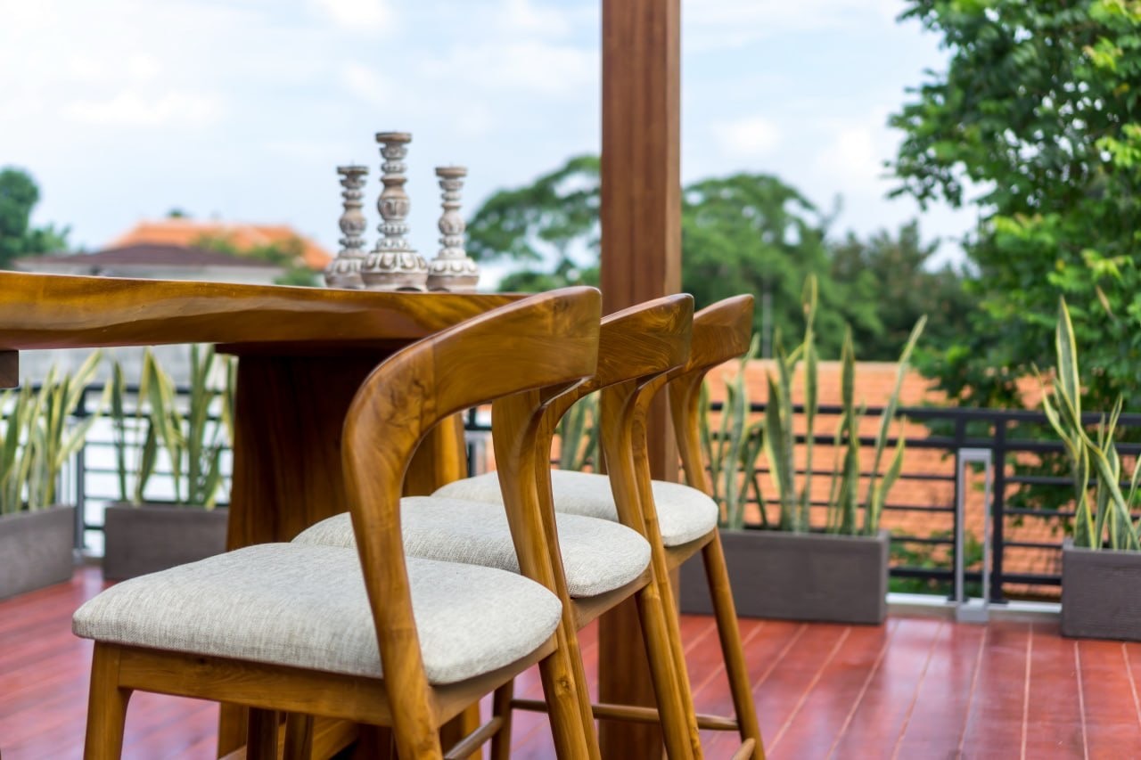Modern 3-Bedroom Villa with Rooftop Bar in Tumbak Bayuh, Pererenan