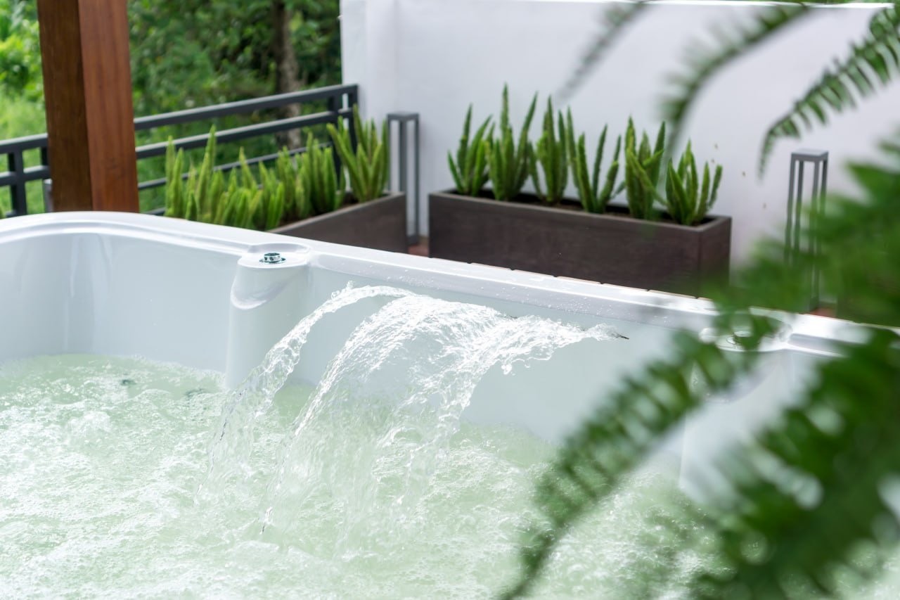 Modern 3-Bedroom Villa with Rooftop Bar in Tumbak Bayuh, Pererenan