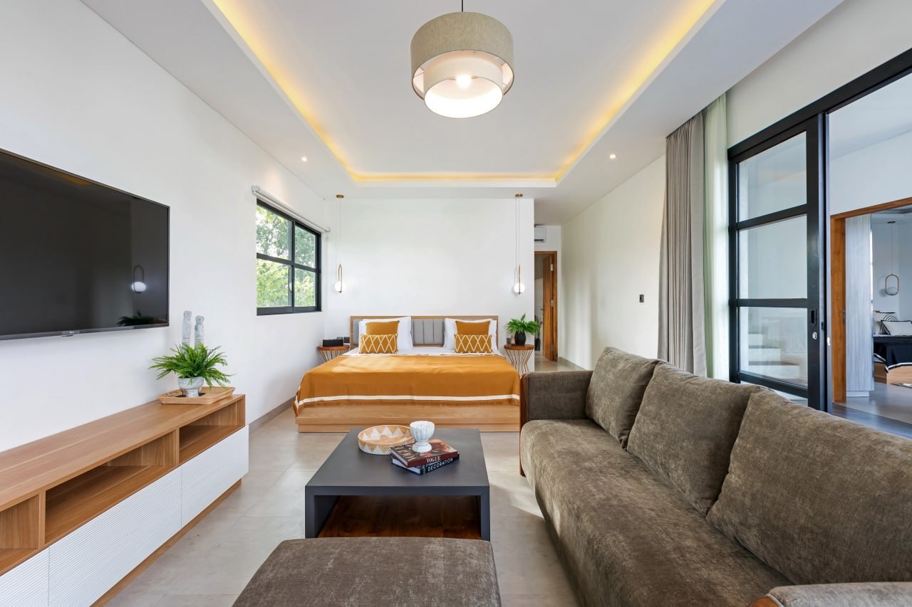 Modern 3-Bedroom Villa with Rooftop Bar in Tumbak Bayuh, Pererenan