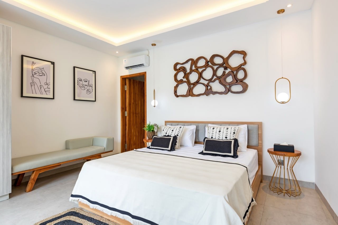 Modern 3-Bedroom Villa with Rooftop Bar in Tumbak Bayuh, Pererenan