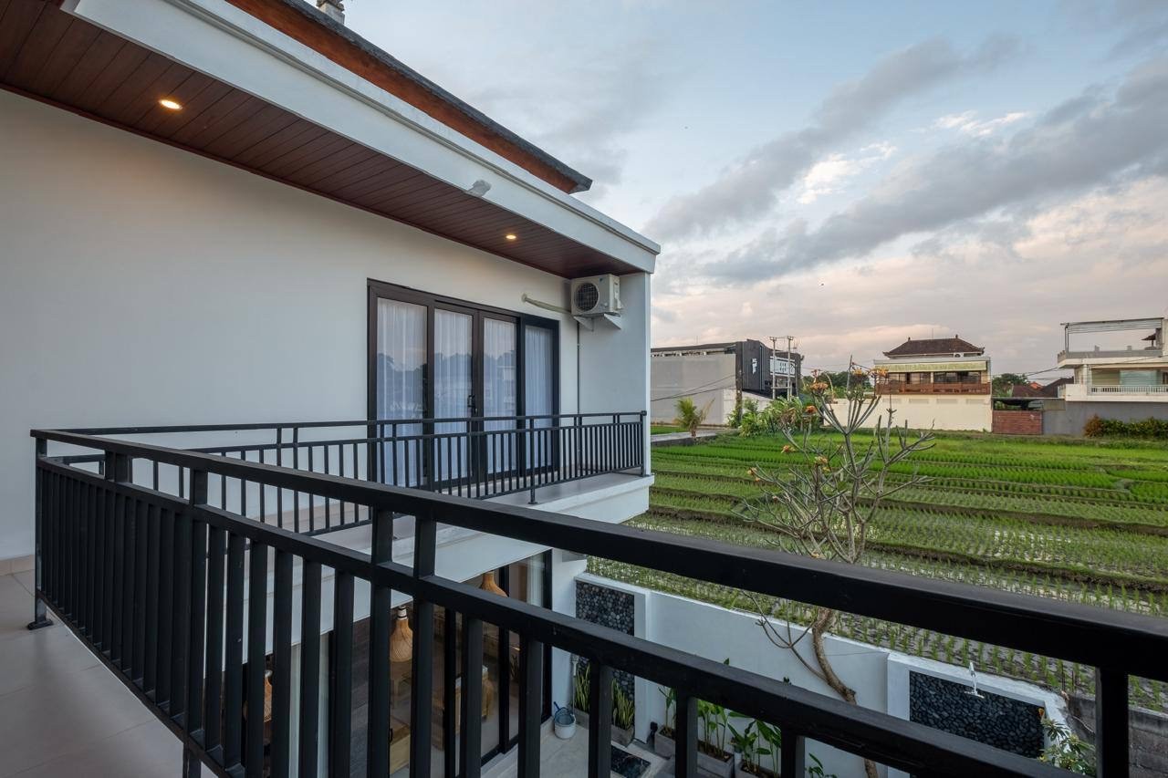 Fully Furnished 2-Bedroom Villa for Rent in Tumbak Bayuh