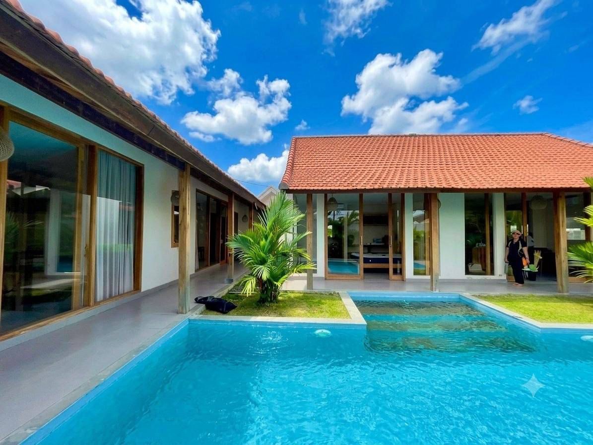 Fully Furnished 3-Bedroom Villa with Large Garden for Rent Near Seseh Beach