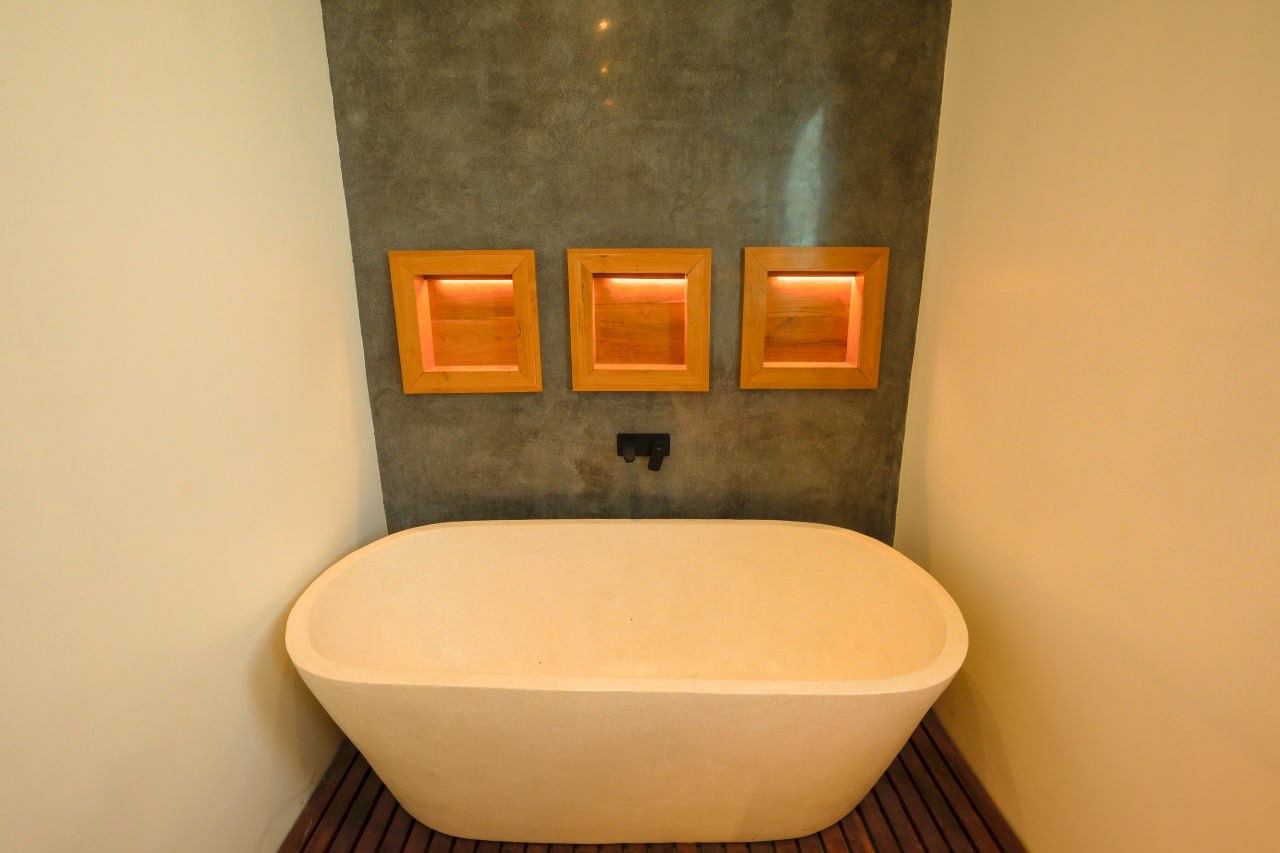 Semi-Luxury 2-Bedroom Villa for Rent in Tumbak Bayuh