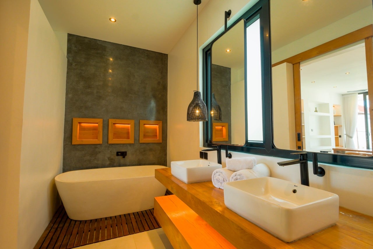 Semi-Luxury 2-Bedroom Villa for Rent in Tumbak Bayuh