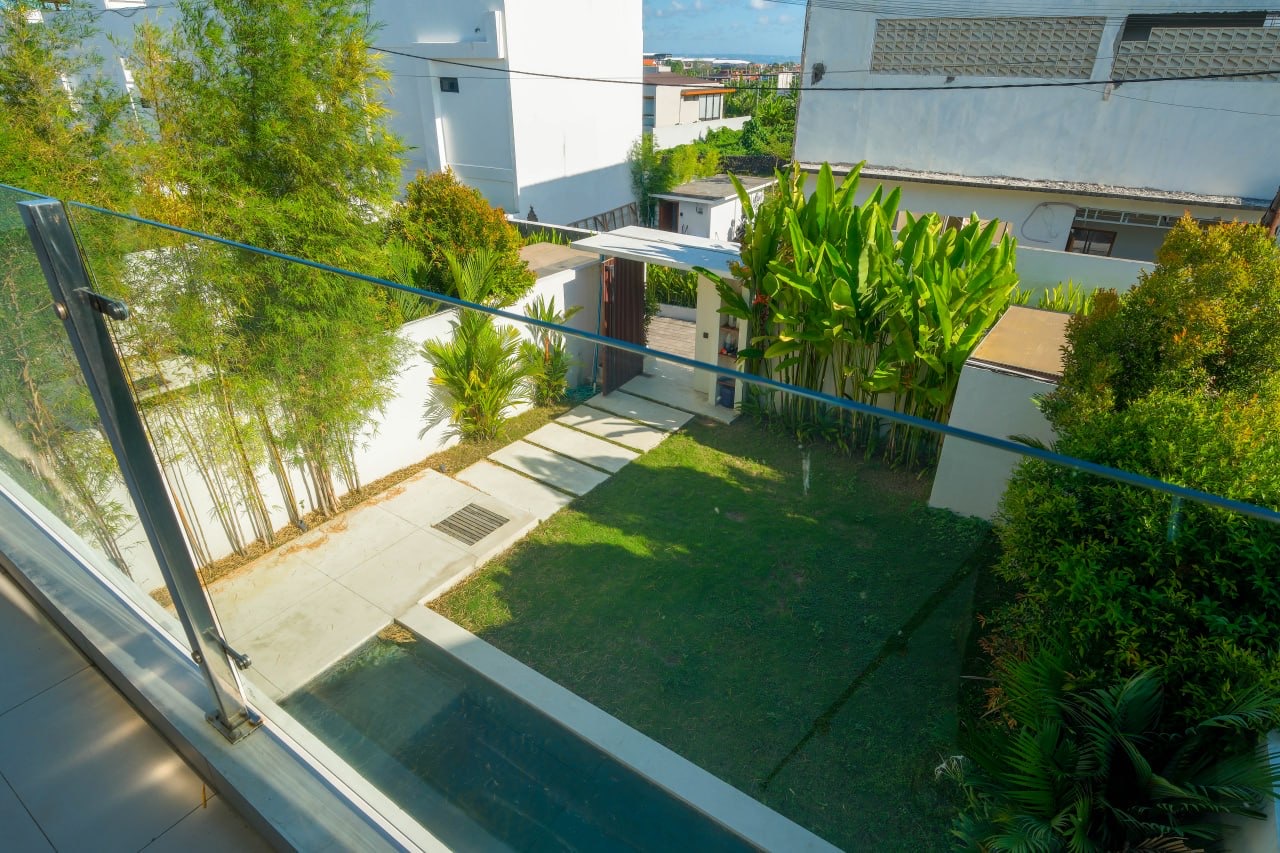 Semi-Luxury 2-Bedroom Villa for Rent in Tumbak Bayuh