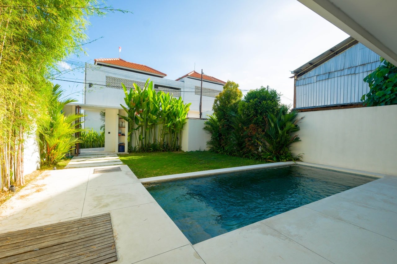 Semi-Luxury 2-Bedroom Villa for Rent in Tumbak Bayuh
