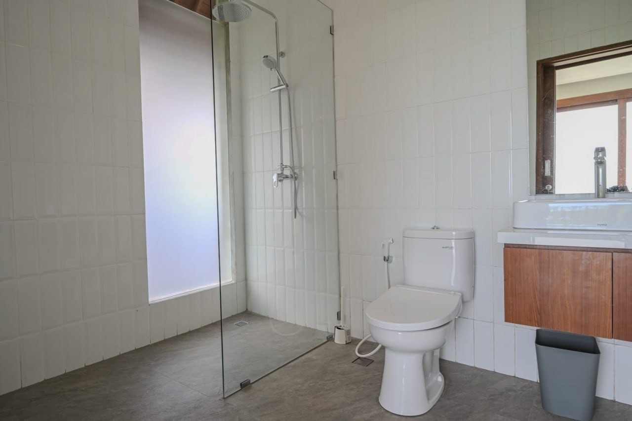 2-Bedroom Villa with Paddy Field Views for Rent in Kedungu