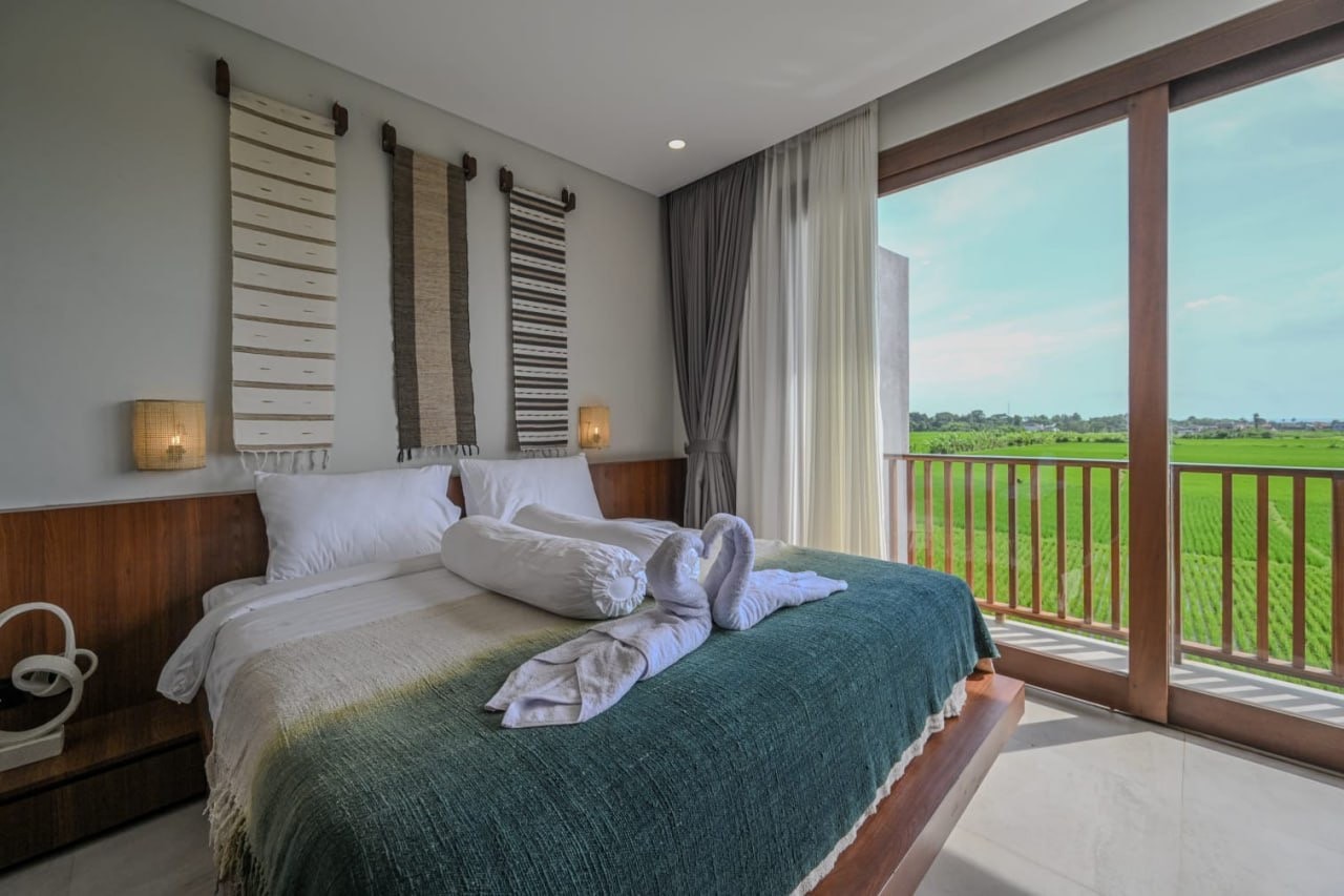 2-Bedroom Villa with Paddy Field Views for Rent in Kedungu