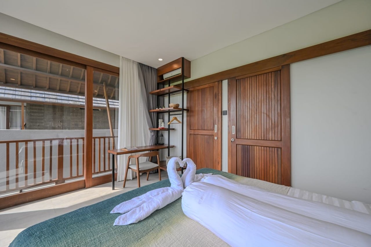 2-Bedroom Villa with Paddy Field Views for Rent in Kedungu