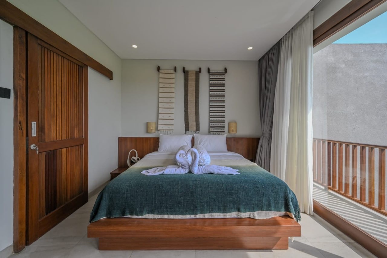 2-Bedroom Villa with Paddy Field Views for Rent in Kedungu