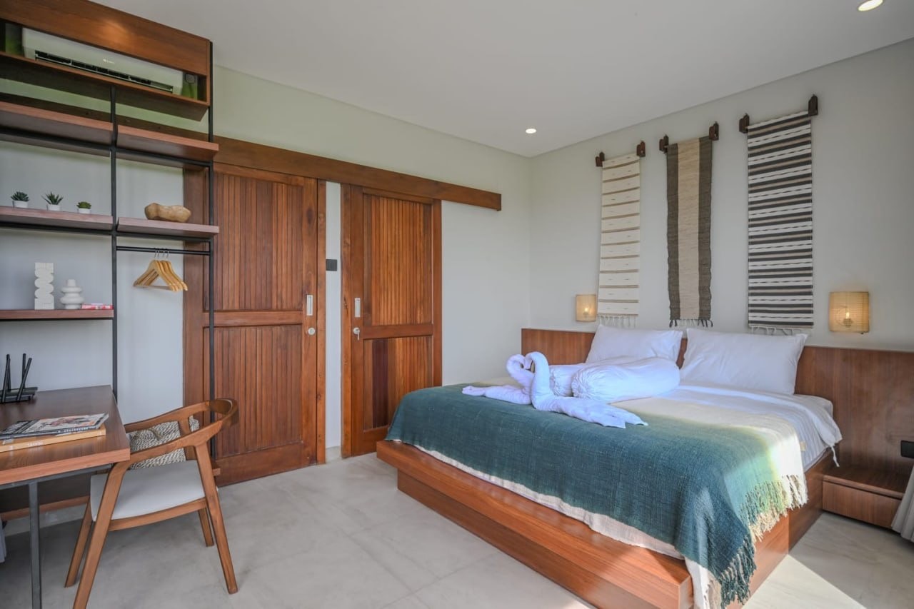 2-Bedroom Villa with Paddy Field Views for Rent in Kedungu