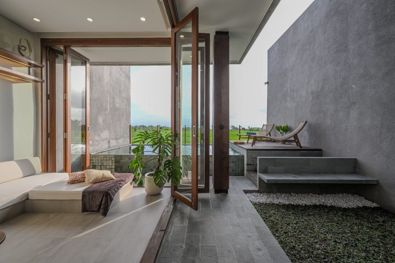 2-Bedroom Villa with Paddy Field Views for Rent in Kedungu