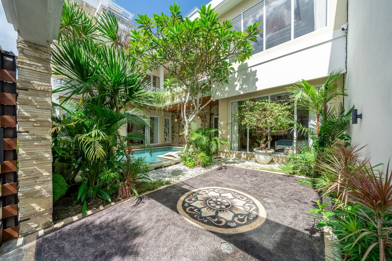 3-Bedroom Villa with Rice Field & Ocean Views for Rent in Tumbak Bayuh