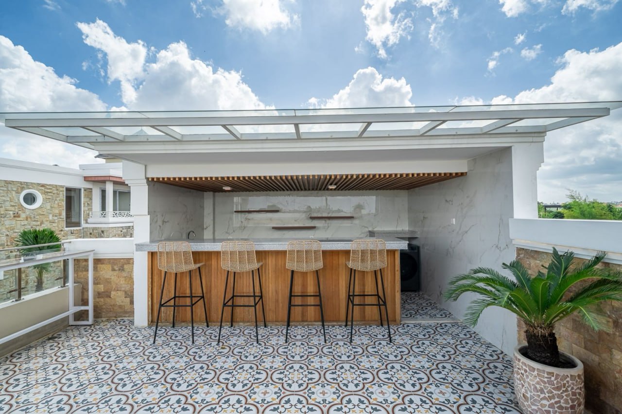 3-Bedroom Villa with Rice Field & Ocean Views for Rent in Tumbak Bayuh