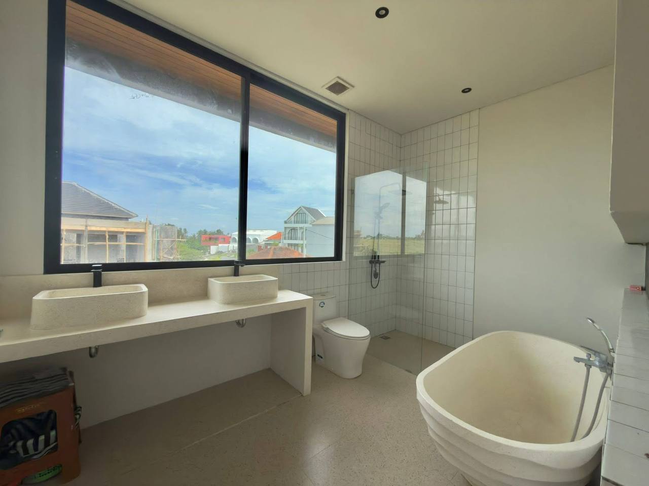Brand-New Black Tropical Villa with Rice Terrace Views in Pererenan–Munggu