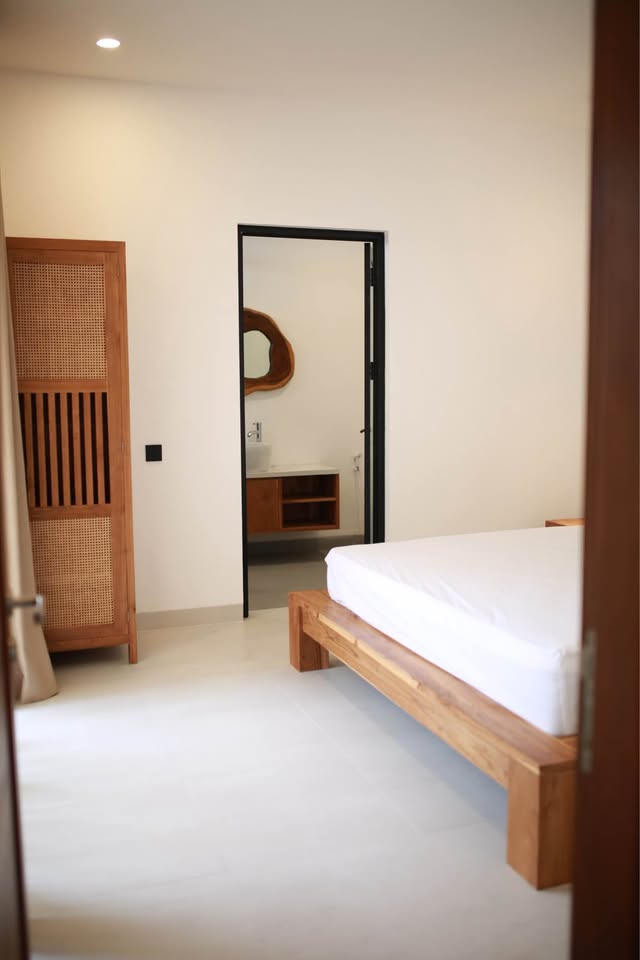 4-Bedroom Villa for Sale or Annual Rent in Kerobokan with Spacious Rooftop