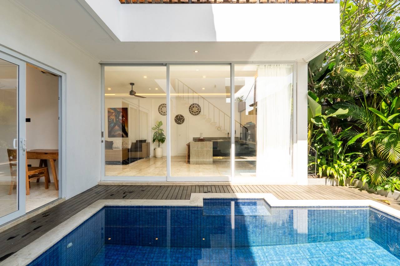 3-Bedroom Fully Furnished Villa with Private Pool for Rent in Tumbak Bayuh