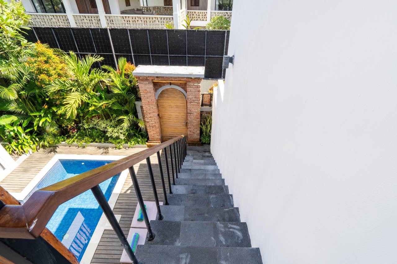 3-Bedroom Fully Furnished Villa with Private Pool for Rent in Tumbak Bayuh