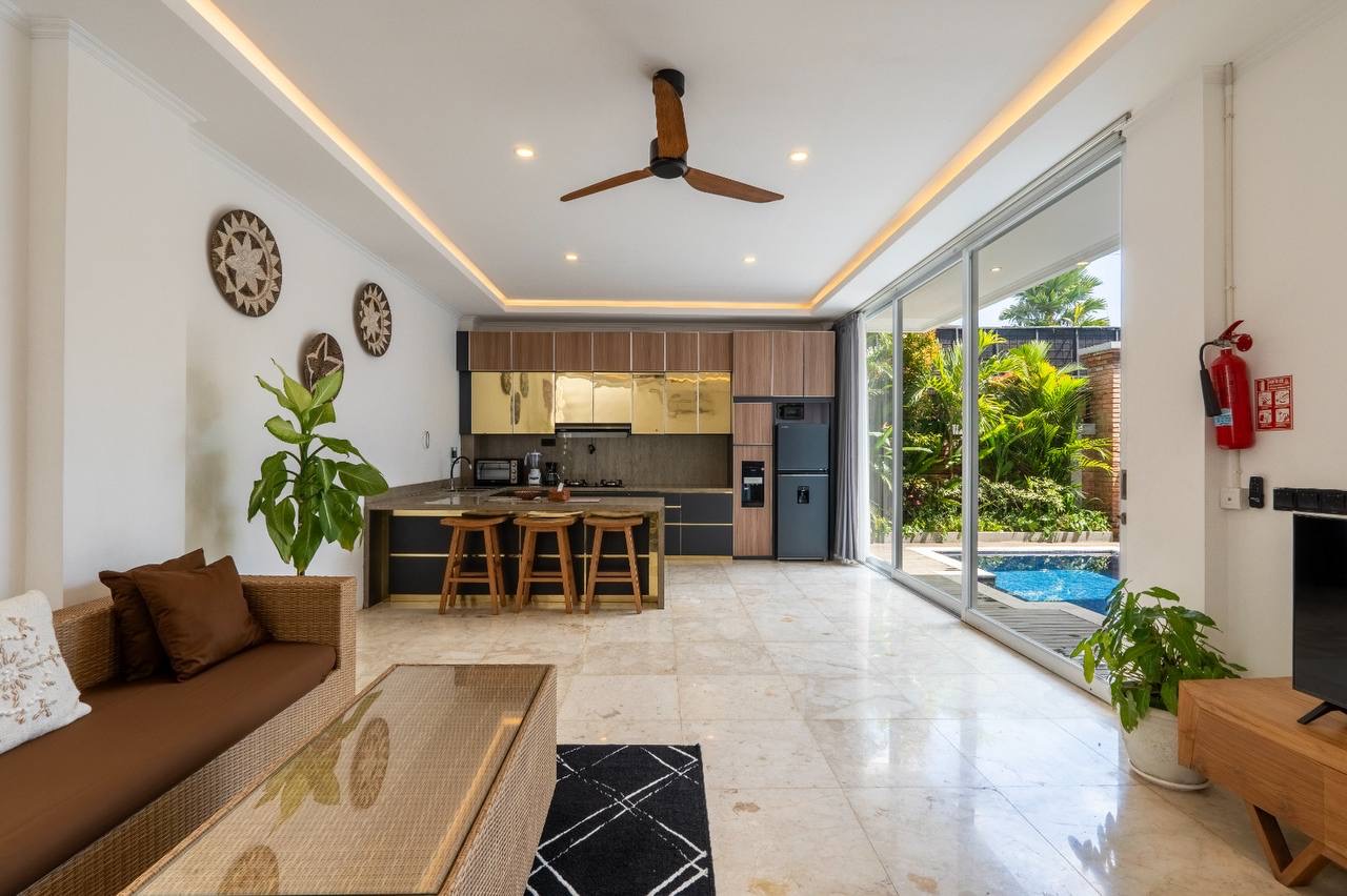 3-Bedroom Fully Furnished Villa with Private Pool for Rent in Tumbak Bayuh