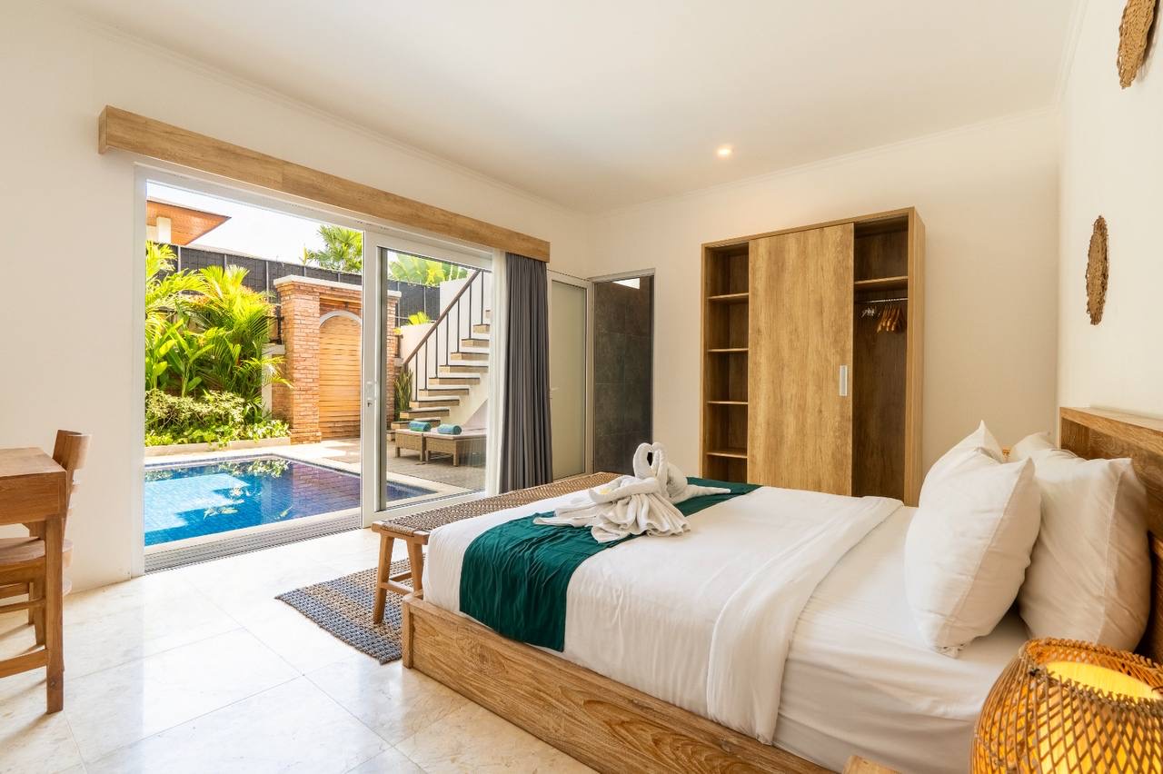 3-Bedroom Fully Furnished Villa with Private Pool for Rent in Tumbak Bayuh