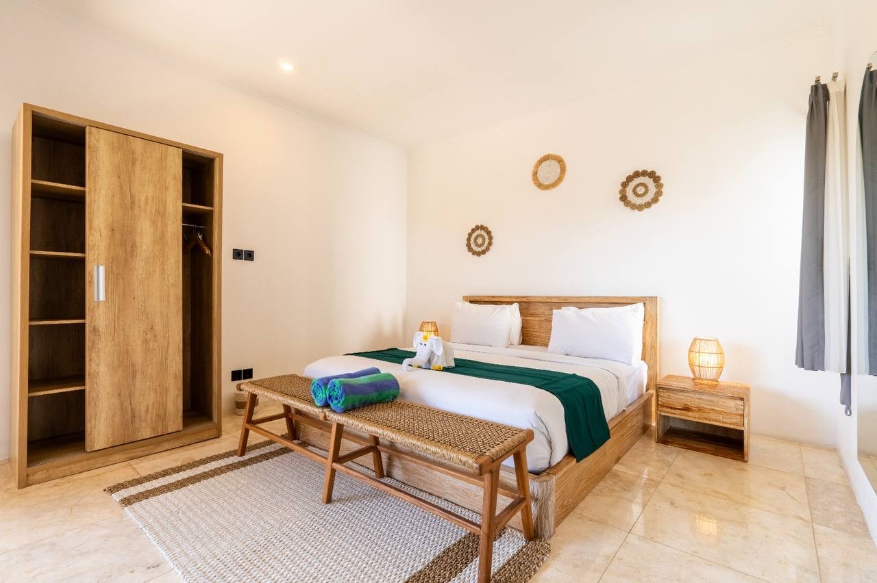 3-Bedroom Fully Furnished Villa with Private Pool for Rent in Tumbak Bayuh