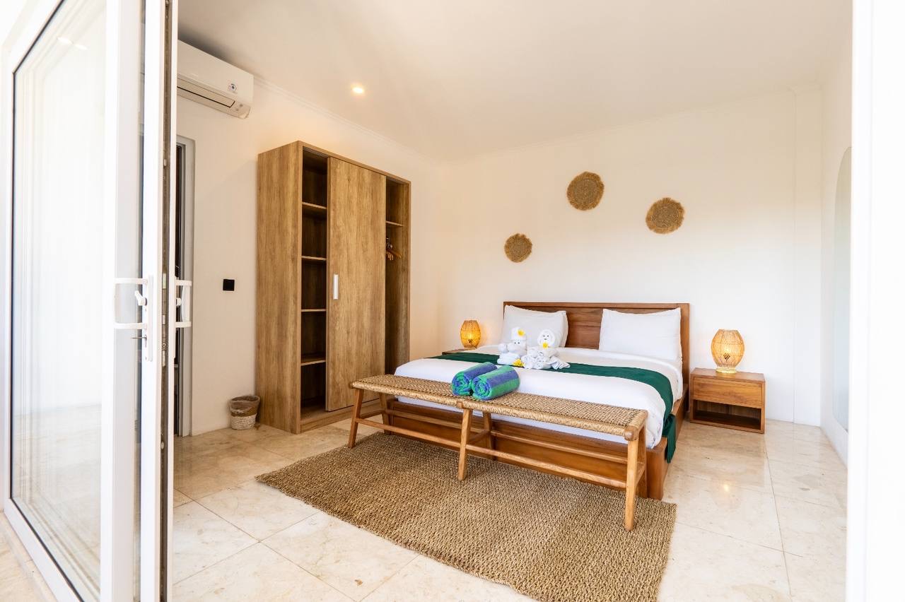 3-Bedroom Fully Furnished Villa with Private Pool for Rent in Tumbak Bayuh