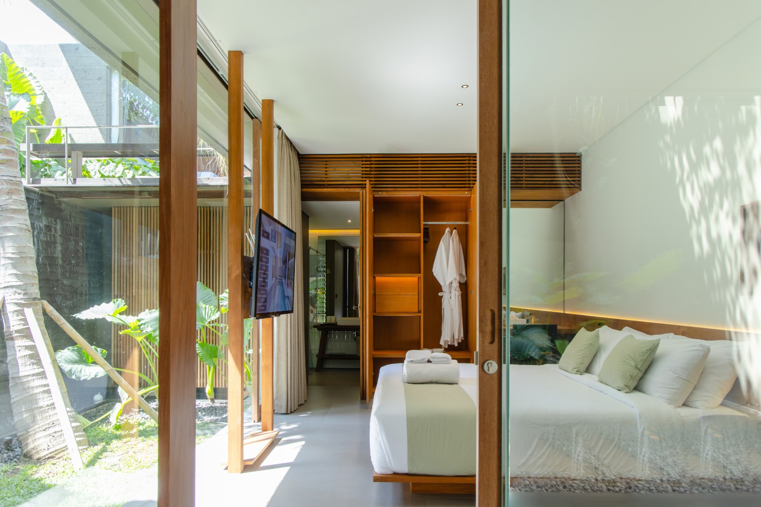 Domisili Villa — 3 Bedroom Villa for Rent in Kayutulang